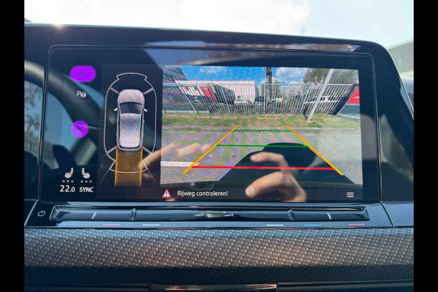 Volkswagen Golf 2.0 TSI R 4Motion DSG Pano AKRA IQ HUD Drift modes