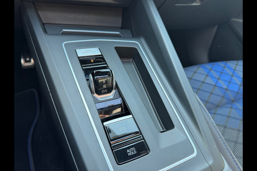 Volkswagen Golf 2.0 TSI R 4Motion DSG Pano AKRA IQ HUD Drift modes