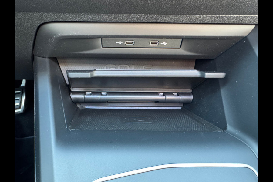 Volkswagen Golf 2.0 TSI R 4Motion DSG Pano AKRA IQ HUD Drift modes