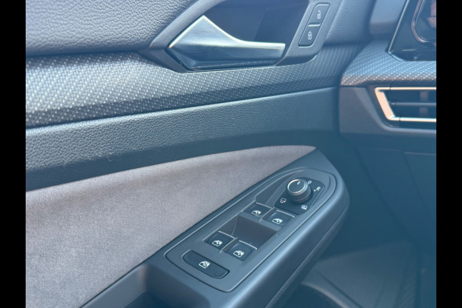 Volkswagen Golf 2.0 TSI R 4Motion DSG Pano AKRA IQ HUD Drift modes