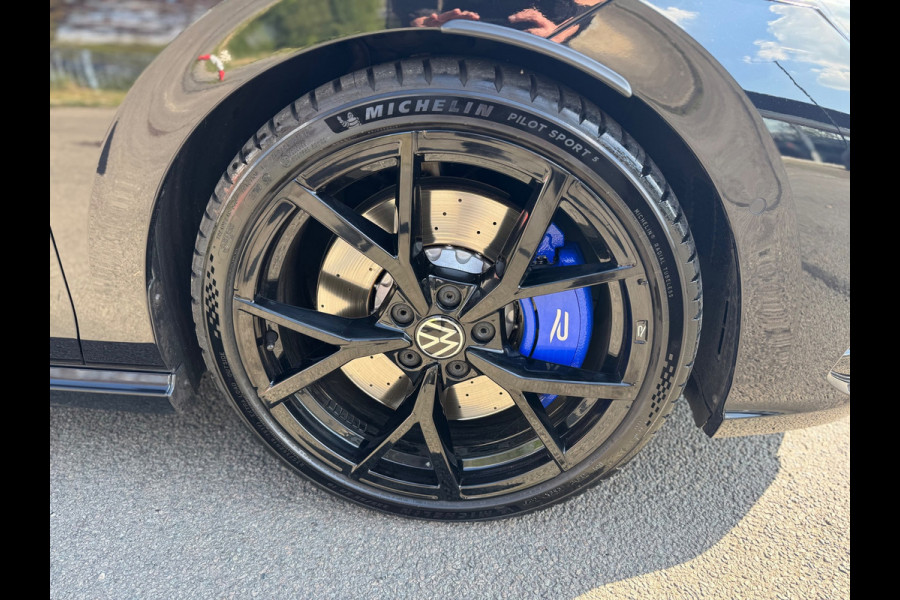 Volkswagen Golf 2.0 TSI R 4Motion DSG Pano AKRA IQ HUD Drift modes