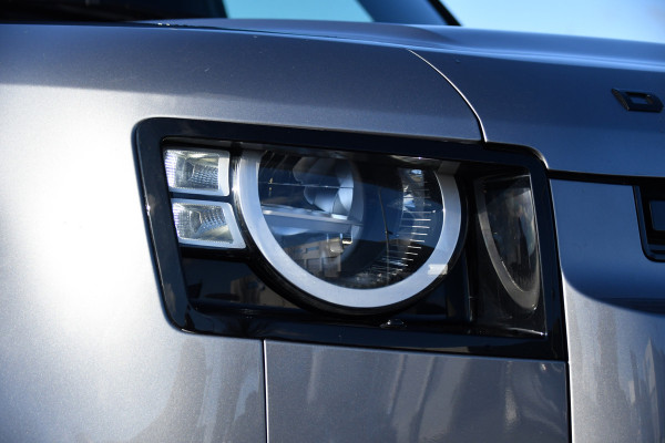 Land Rover Defender Hard Top 3.0 D250 110 MHEV S 360 Camera, Carplay, Automaat, Cruise, Grijs kenteken, 249pk, Leder, LED, Stuurverwarming, BOM VOL!