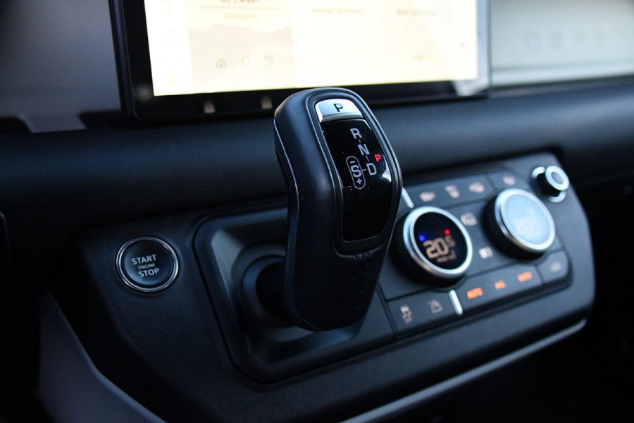 Land Rover Defender Hard Top 3.0 D250 110 MHEV S 360 Camera, Carplay, Automaat, Cruise, Grijs kenteken, 249pk, Leder, LED, Stuurverwarming, BOM VOL!