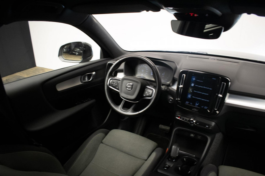 Volvo XC40 1.5 T4 Recharge Inscription Expression (APPLE CARPLAY,NAVI,LED,SPORTSTOELEN,PDC,LM VELGEN,NETTE STAAT)