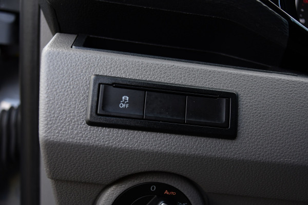 Volkswagen Transporter 2.0 TDI L1H1 28 Bulli Virtual Cockpit, Cruise, Camera, 150pk, LED, Airco, Trekhaak, Uniek!