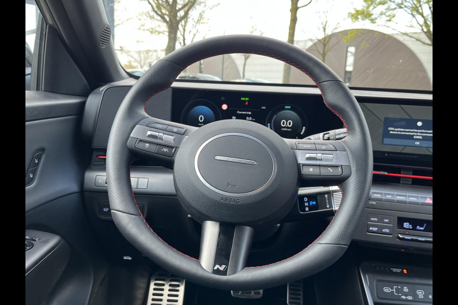 Hyundai Kona 1.6 GDI HEV N Line 1.518km! 12/2025! | ORIG. NL. NAP| ADAPTIEVE CRUISE CONTROL | SOH 100%! | BOSE AUDIO INSTALATIE | 360° CAMERA | 5 JAAR FABRIEKSGARANTIE| STOELVERWARMING + VENTILATIE|