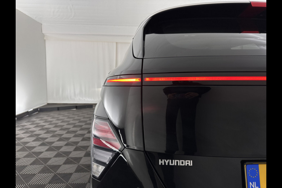 Hyundai Kona 1.6 GDI HEV Premium (INCL-BTW) Aut.*LEATHER | FULL-LED | NAVI-FULLMAP | DAB | ADAPTIVE-CRUISE | KEYLESS | TOPVIEW | BLINDSPOT | LANE-ASSIST | DIGI-COCKPIT | HEATED/COOLED-COMFORTSEATS | MEMORY-PACK | 18''ALU*