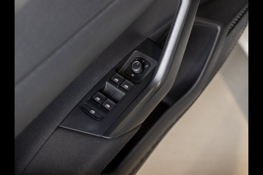 Volkswagen Polo 1.0 TSI Highline Business R / 116pk / Achteruitrij camera / Stoelverwarming / Virtual cockpit /