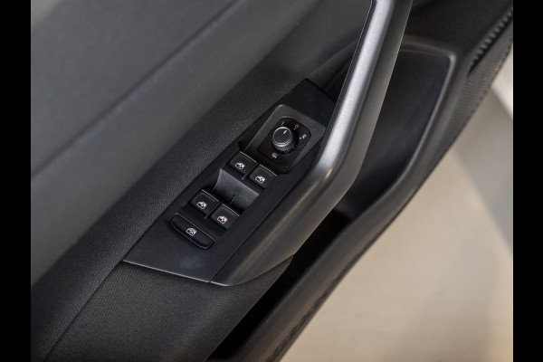 Volkswagen Polo 1.0 TSI Highline Business R / 116pk / Achteruitrij camera / Stoelverwarming / Virtual cockpit /