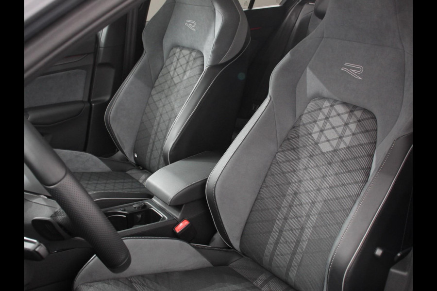 Volkswagen Golf 1.5 eTSI 150pk DSG R-Line Panorama dak Navigatie Apple Carplay/Android Auto Climate Control Camera Dab Extra Getint Glas Adaptive Cruise Control Virtual Cockpit Lichtmetalen Velgen