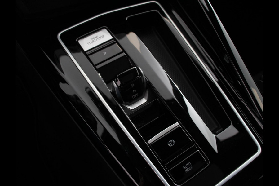 Volkswagen Golf 1.5 eTSI 150pk DSG R-Line Panorama dak Navigatie Apple Carplay/Android Auto Climate Control Camera Dab Extra Getint Glas Adaptive Cruise Control Virtual Cockpit Lichtmetalen Velgen