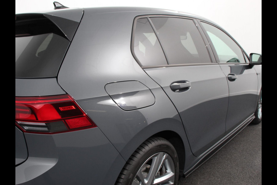 Volkswagen Golf 1.5 eTSI 150pk DSG R-Line Panorama dak Navigatie Apple Carplay/Android Auto Climate Control Camera Dab Extra Getint Glas Adaptive Cruise Control Virtual Cockpit Lichtmetalen Velgen