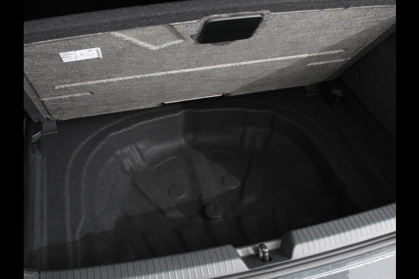 Volkswagen Golf 1.5 eTSI 150pk DSG R-Line Panorama dak Navigatie Apple Carplay/Android Auto Climate Control Camera Dab Extra Getint Glas Adaptive Cruise Control Virtual Cockpit Lichtmetalen Velgen