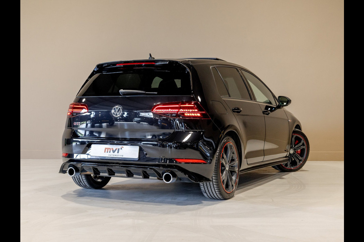 Volkswagen Golf 2.0 TSI GTI Performance / 245pk / Panorama dak / Leder / Dodehoek herkenning ./