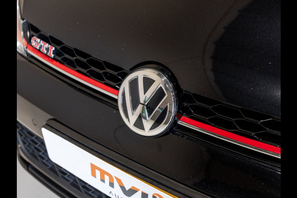 Volkswagen Golf 2.0 TSI GTI Performance / 245pk / Panorama dak / Leder / Dodehoek herkenning ./
