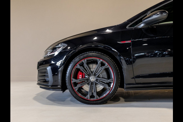 Volkswagen Golf 2.0 TSI GTI Performance / 245pk / Panorama dak / Leder / Dodehoek herkenning ./