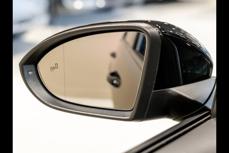 Volkswagen Golf 2.0 TSI GTI Performance / 245pk / Panorama dak / Leder / Dodehoek herkenning ./