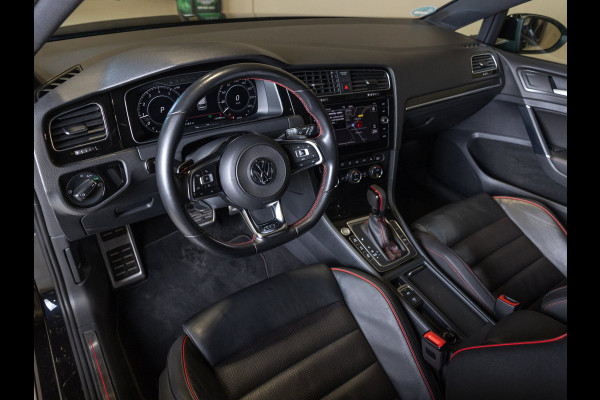 Volkswagen Golf 2.0 TSI GTI Performance / 245pk / Panorama dak / Leder / Dodehoek herkenning ./