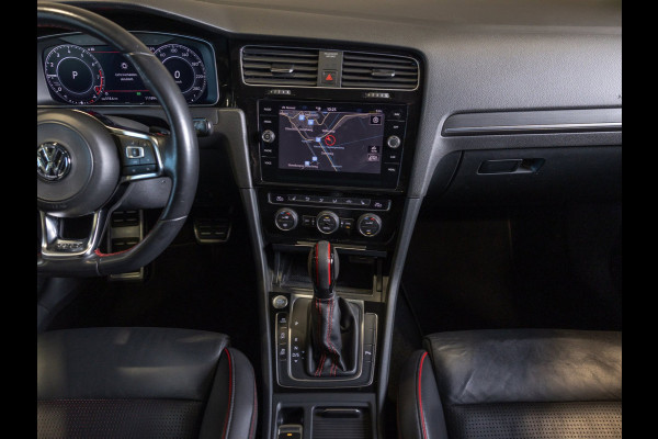Volkswagen Golf 2.0 TSI GTI Performance / 245pk / Panorama dak / Leder / Dodehoek herkenning ./