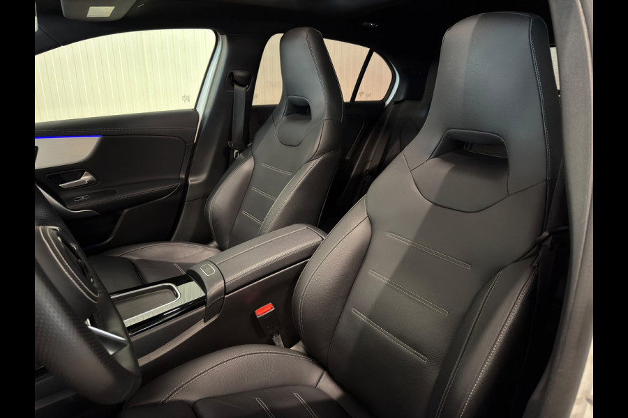 Mercedes-Benz A-Klasse 250 e Star Edition AMG Line Plus | PANO | HUD | 360 CAMERA | TREKHAAK | VOL OPTIES!