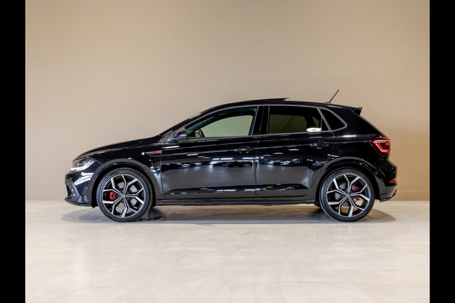 Volkswagen Polo 2.0 TSI GTI NL en BTW auto / Panorama dak / Keyless / Stoelverwarming / Achteruitrij camera /