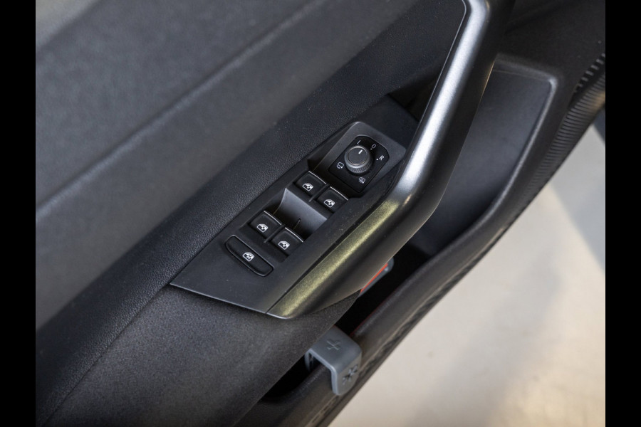 Volkswagen Polo 2.0 TSI GTI NL en BTW auto / Panorama dak / Keyless / Stoelverwarming / Achteruitrij camera /