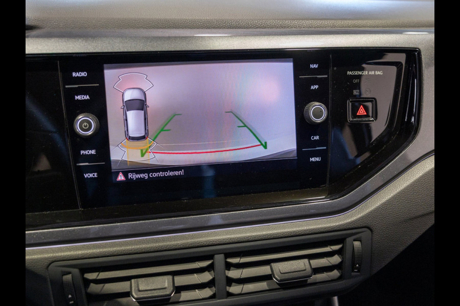 Volkswagen Polo 2.0 TSI GTI NL en BTW auto / Panorama dak / Keyless / Stoelverwarming / Achteruitrij camera /