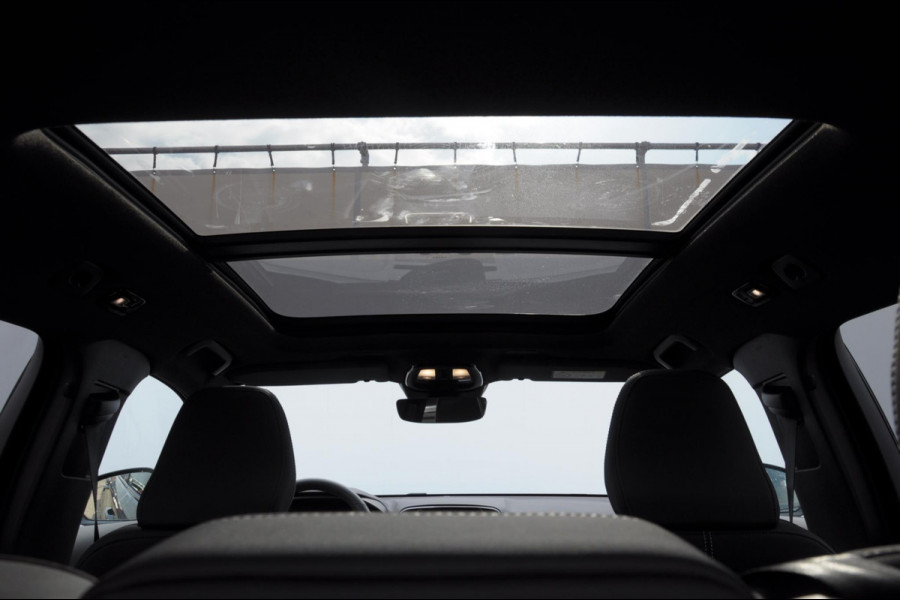 Volvo EX40 252PK Auotmaat Single Motor Extended Range Plus Panoramadak / Apple Carplay / Android Auto / Harman kardon audio / Adaptive cruise control / Pilot assist / Lichtmetalen velgen /