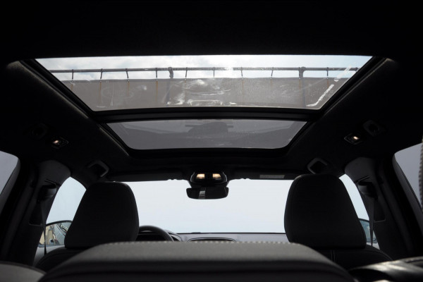 Volvo EX40 252PK Auotmaat Single Motor Extended Range Plus Panoramadak / Apple Carplay / Android Auto / Harman kardon audio / Adaptive cruise control / Pilot assist / Lichtmetalen velgen /