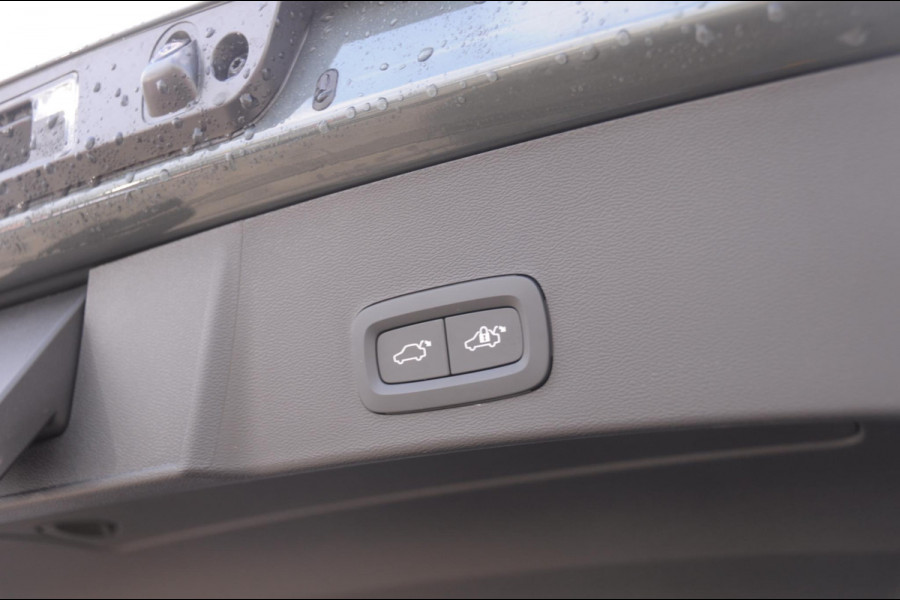Volvo EX40 252PK Auotmaat Single Motor Extended Range Plus Panoramadak / Apple Carplay / Android Auto / Harman kardon audio / Adaptive cruise control / Pilot assist / Lichtmetalen velgen /