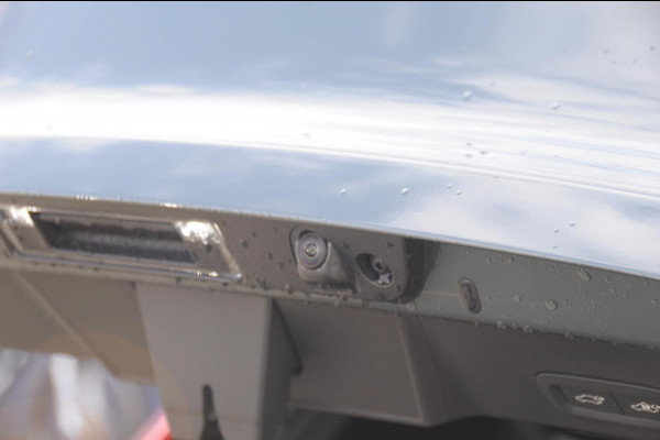 Volvo EX40 252PK Auotmaat Single Motor Extended Range Plus Panoramadak / Apple Carplay / Android Auto / Harman kardon audio / Adaptive cruise control / Pilot assist / Lichtmetalen velgen /