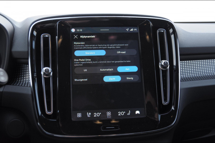 Volvo EX40 252PK Auotmaat Single Motor Extended Range Plus Panoramadak / Apple Carplay / Android Auto / Harman kardon audio / Adaptive cruise control / Pilot assist / Lichtmetalen velgen /