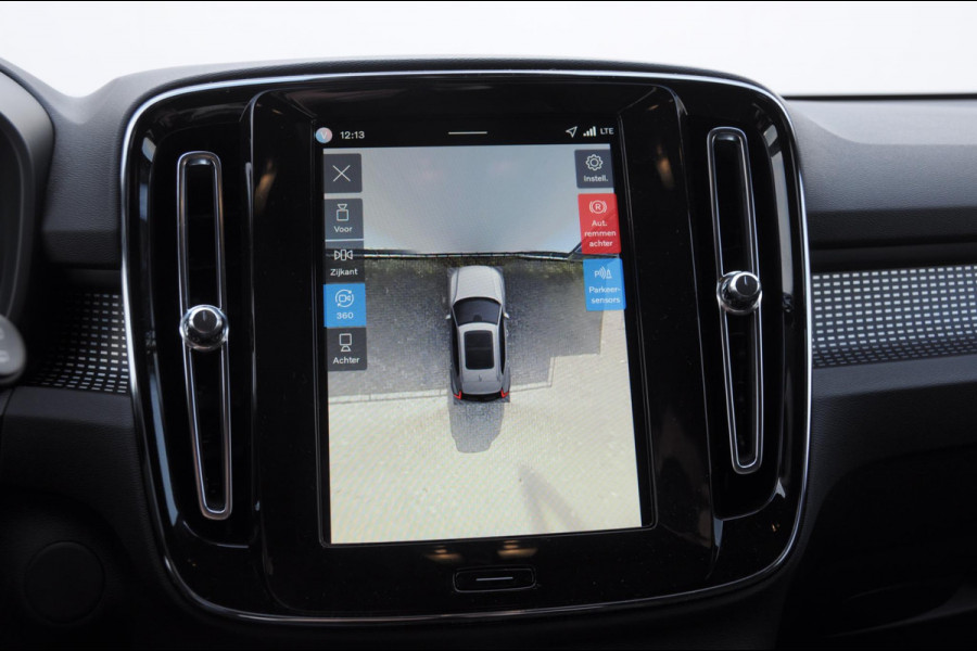 Volvo EX40 252PK Auotmaat Single Motor Extended Range Plus Panoramadak / Apple Carplay / Android Auto / Harman kardon audio / Adaptive cruise control / Pilot assist / Lichtmetalen velgen /