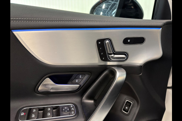 Mercedes-Benz A-Klasse 250 e Star Edition AMG Line Plus | PANO | HUD | 360 CAMERA | TREKHAAK | VOL OPTIES!