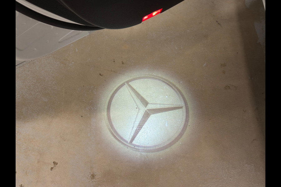 Mercedes-Benz A-Klasse 250 e Star Edition AMG Line Plus | PANO | HUD | 360 CAMERA | TREKHAAK | VOL OPTIES!
