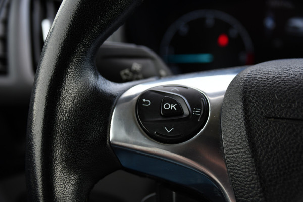 Ford Transit Connect 1.5 EcoBlue L2 Limited Camera, Cruise, Carplay, 120pk, Automaat, LED, Stoelverwarming, Clima, Automaat, Trekhaak, Uniek!