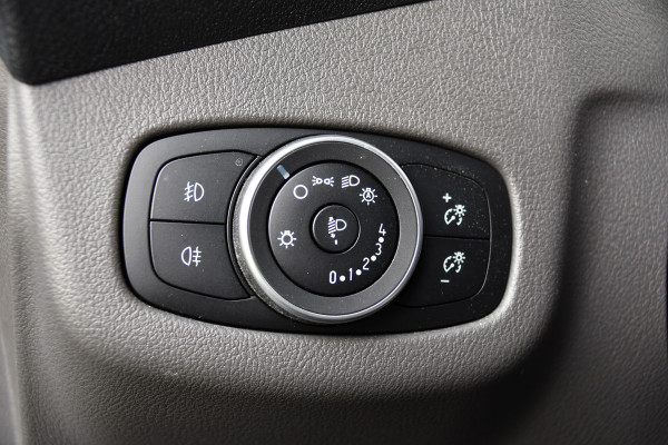 Ford Transit Connect 1.5 EcoBlue L2 Limited Camera, Cruise, Carplay, 120pk, Automaat, LED, Stoelverwarming, Clima, Automaat, Trekhaak, Uniek!