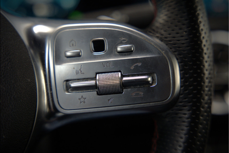 Mercedes-Benz A-Klasse 250 e Business Solution AMG Limited | Panoramadak | Stoelverwarming | Multibeam | Memory Seats | Keyless | Ambiance Verlichting | Camera | Cruise Control |
