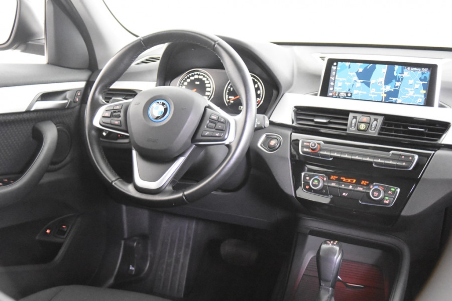 BMW X1 xDrive25e *1ste eigenaar*Navigatie*PDC*Standkachel*