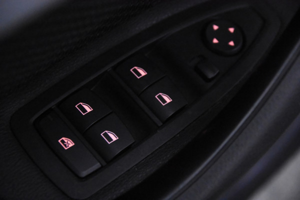 BMW X1 xDrive25e *1ste eigenaar*Navigatie*PDC*Standkachel*