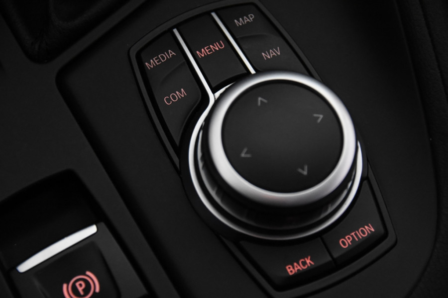 BMW X1 xDrive25e *1ste eigenaar*Navigatie*PDC*Standkachel*