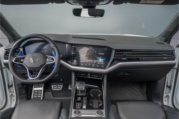 Volkswagen Touareg 3.0 TSi 4MOTION R Black Style Pano Trekhaak 22"