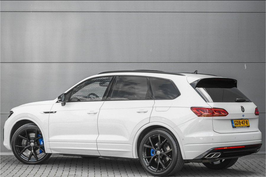 Volkswagen Touareg 3.0 TSi 4MOTION R Black Style Pano Trekhaak 22"
