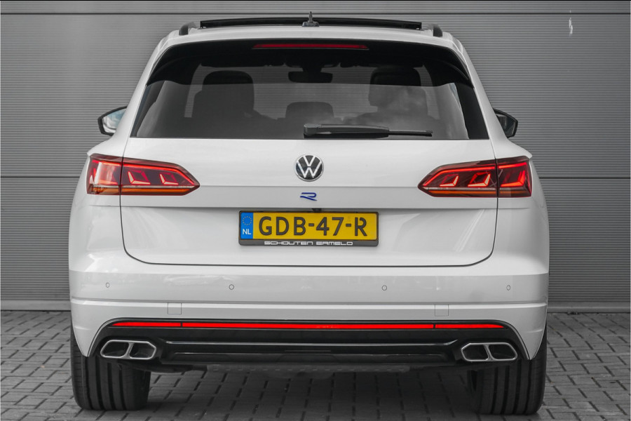 Volkswagen Touareg 3.0 TSi 4MOTION R Black Style Pano Trekhaak 22"