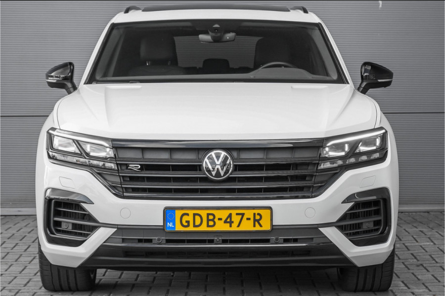 Volkswagen Touareg 3.0 TSi 4MOTION R Black Style Pano Trekhaak 22"