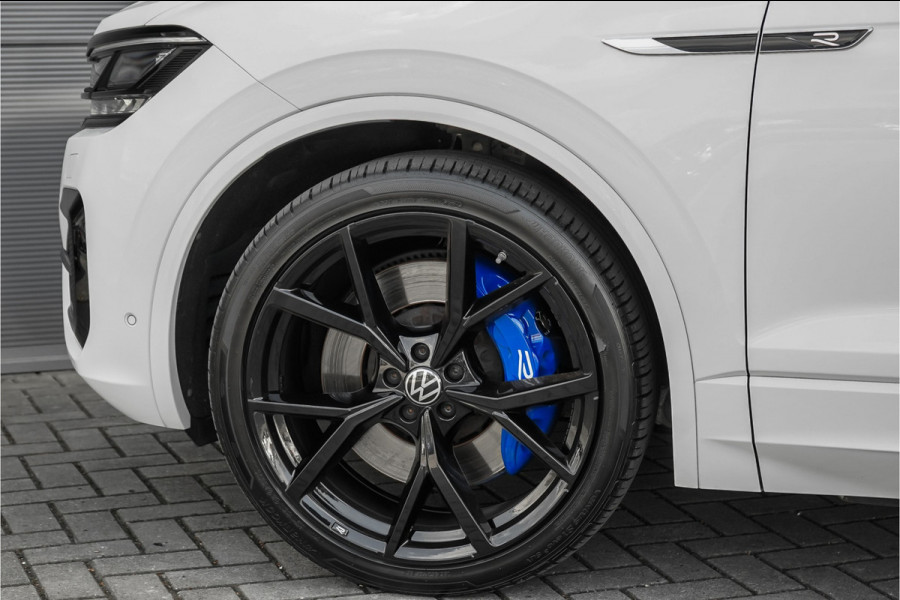 Volkswagen Touareg 3.0 TSi 4MOTION R Black Style Pano Trekhaak 22"