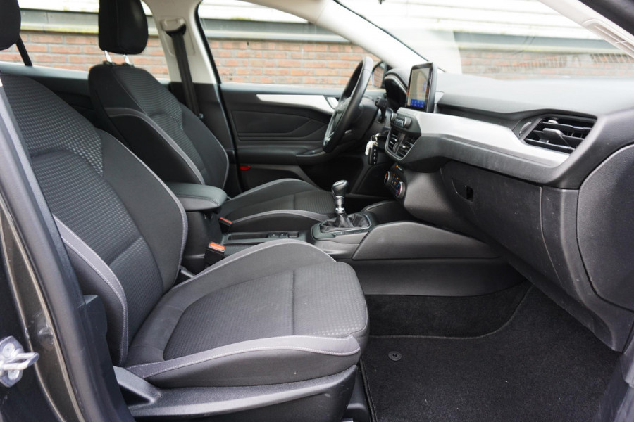 Ford FOCUS Wagon 1.0 EcoB.125PK Hybrid Business/Trekhaak/Camera/ 1e Eigenaar.