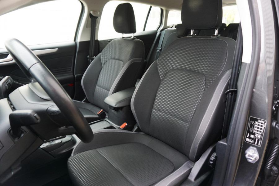 Ford FOCUS Wagon 1.0 EcoB.125PK Hybrid Business/Trekhaak/Camera/ 1e Eigenaar.