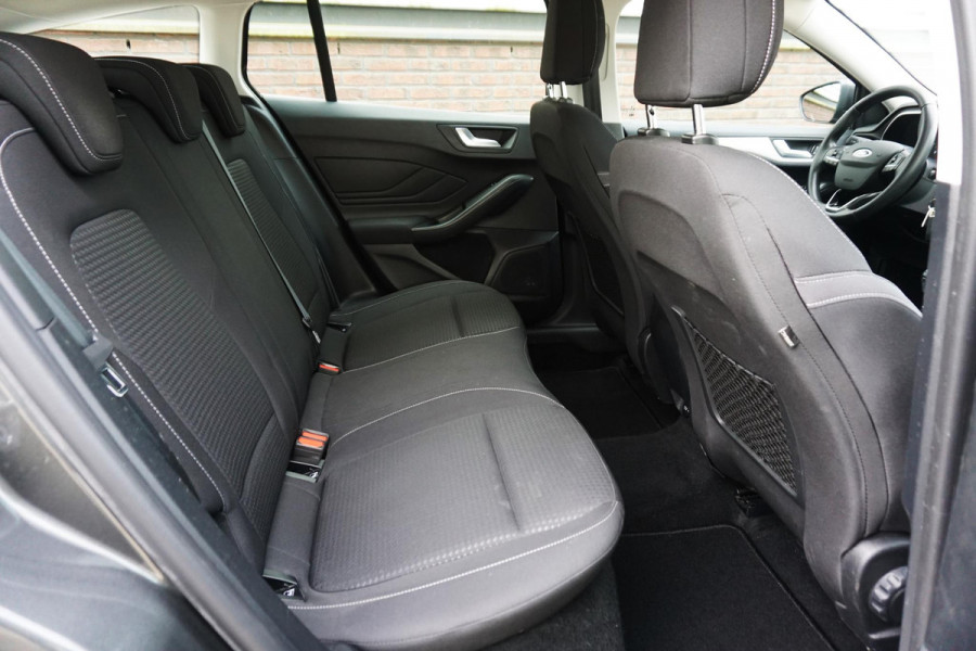 Ford FOCUS Wagon 1.0 EcoB.125PK Hybrid Business/Trekhaak/Camera/ 1e Eigenaar.