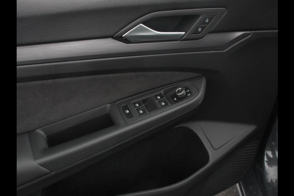 Volkswagen Golf 1.5 eTSI 150pk DSG Style Navigatie DAB Camera Lane Assist LED Adaptive Cruise Control Keyless Go Stoelverwarming Lichtmetalen Velgen